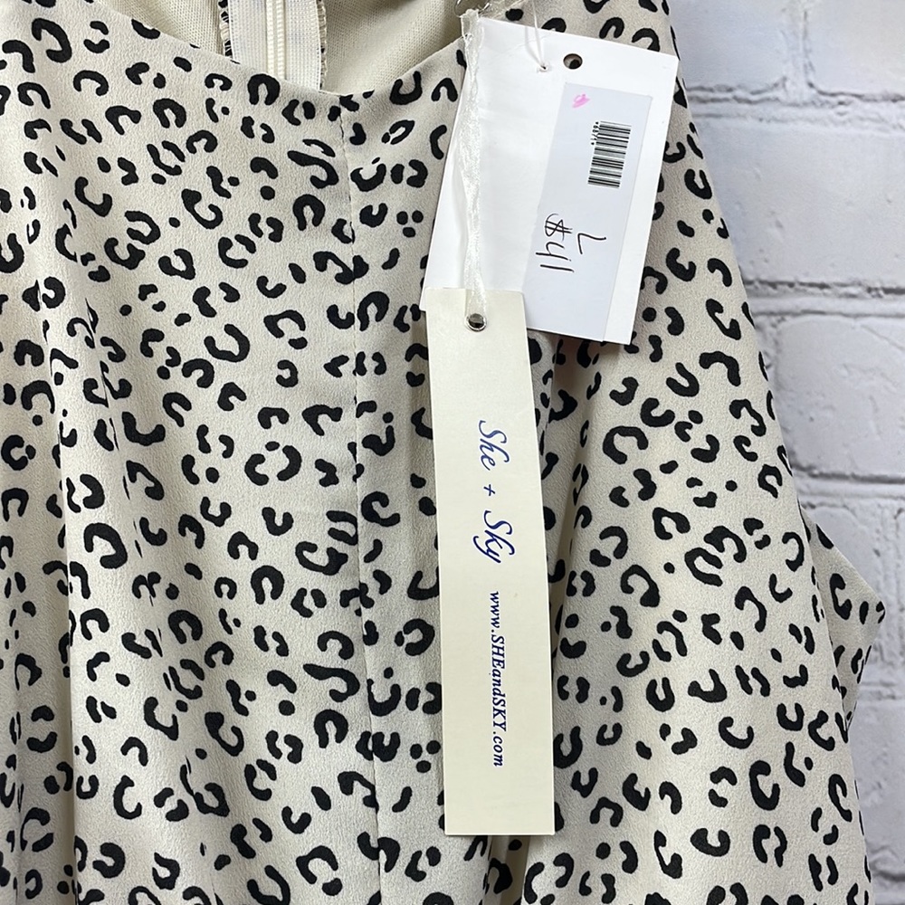 She + Sky NWT animal print straps with tie front size large short romper - Picture 6 of 9